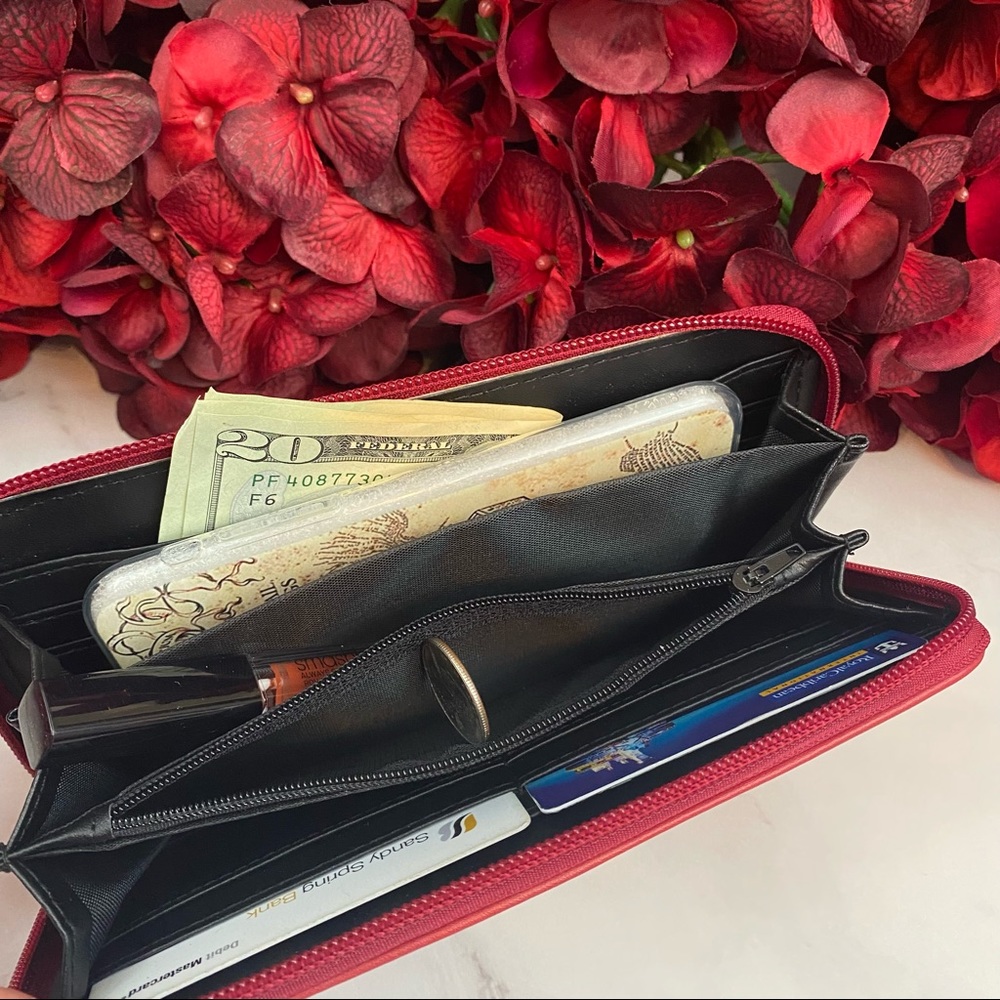 Harry Potter Hogwarts Express Platform 9 and 3/4 Clutch Wallet - Picture 8 of 12